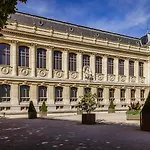 Apartamento Service - Vue Sur Le Musee - 5 *